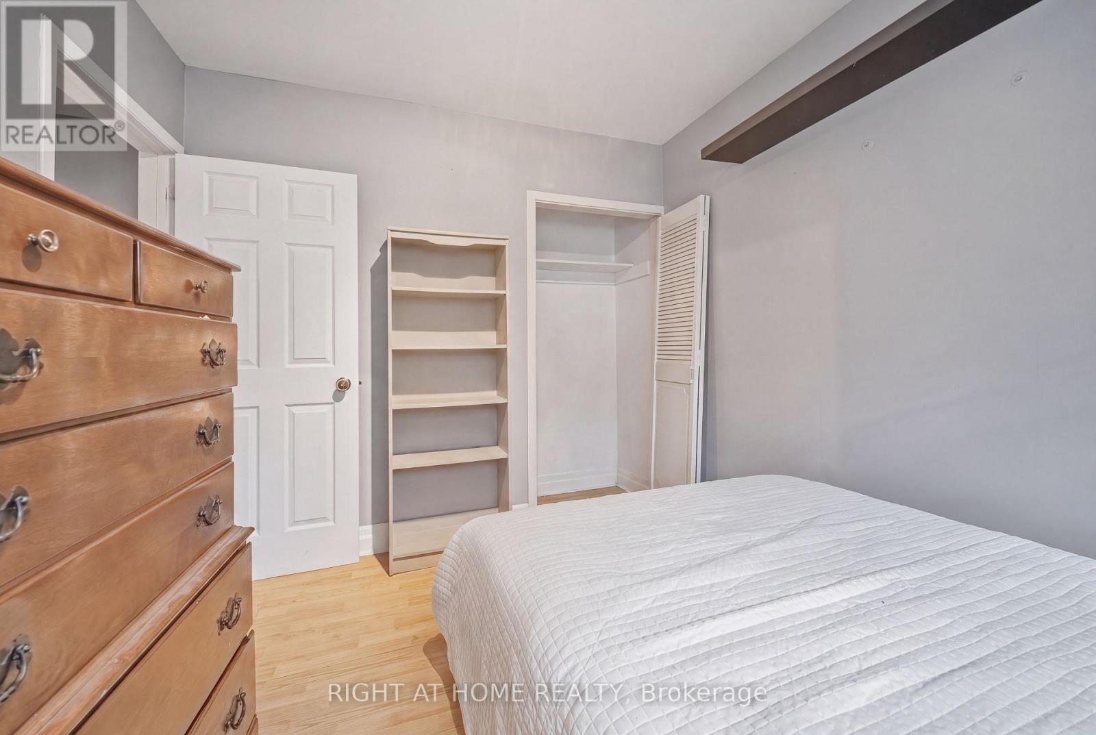 398 TENNYSON DRIVE - 22