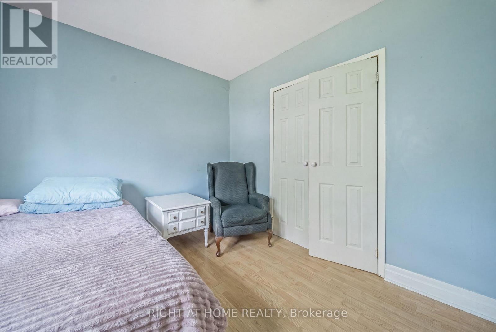 398 TENNYSON DRIVE - 24