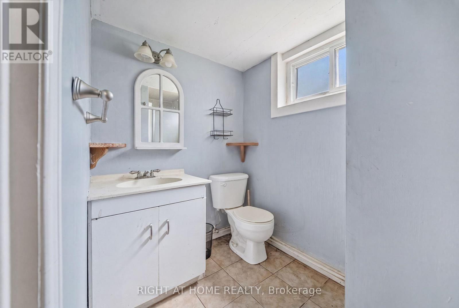 398 TENNYSON DRIVE - 29