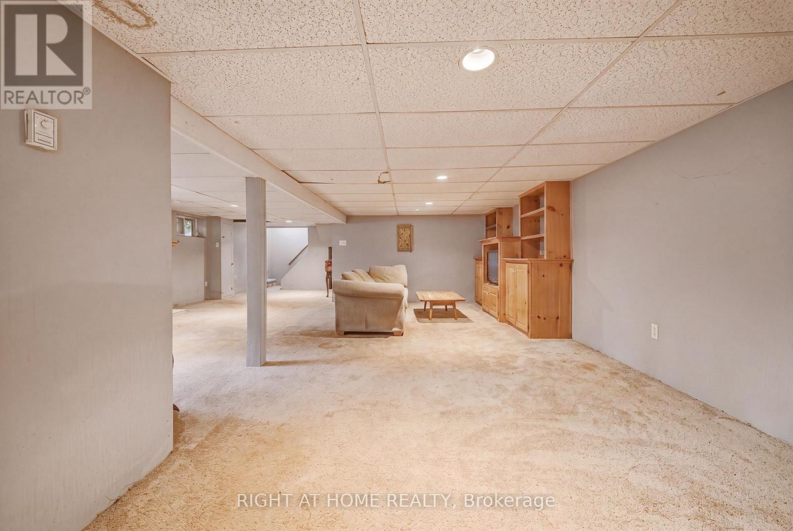 398 TENNYSON DRIVE - 30
