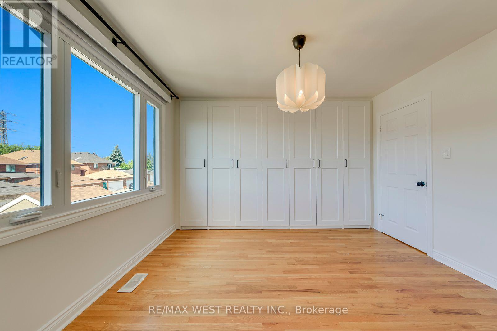 286 GILBERT AVENUE - Image 24