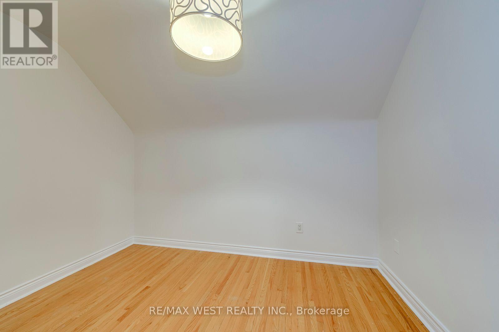 286 GILBERT AVENUE - Image 26