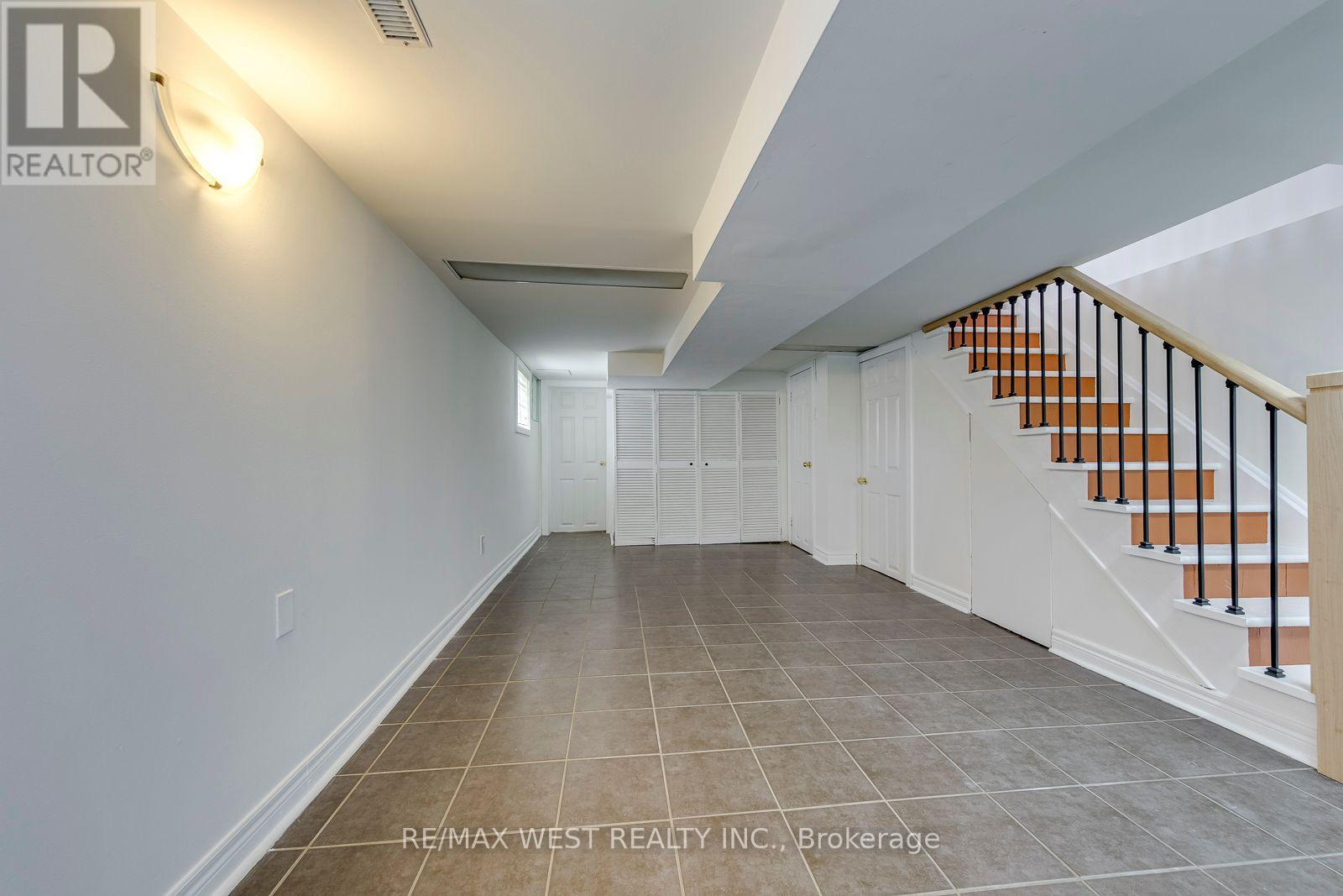 286 GILBERT AVENUE - Image 32