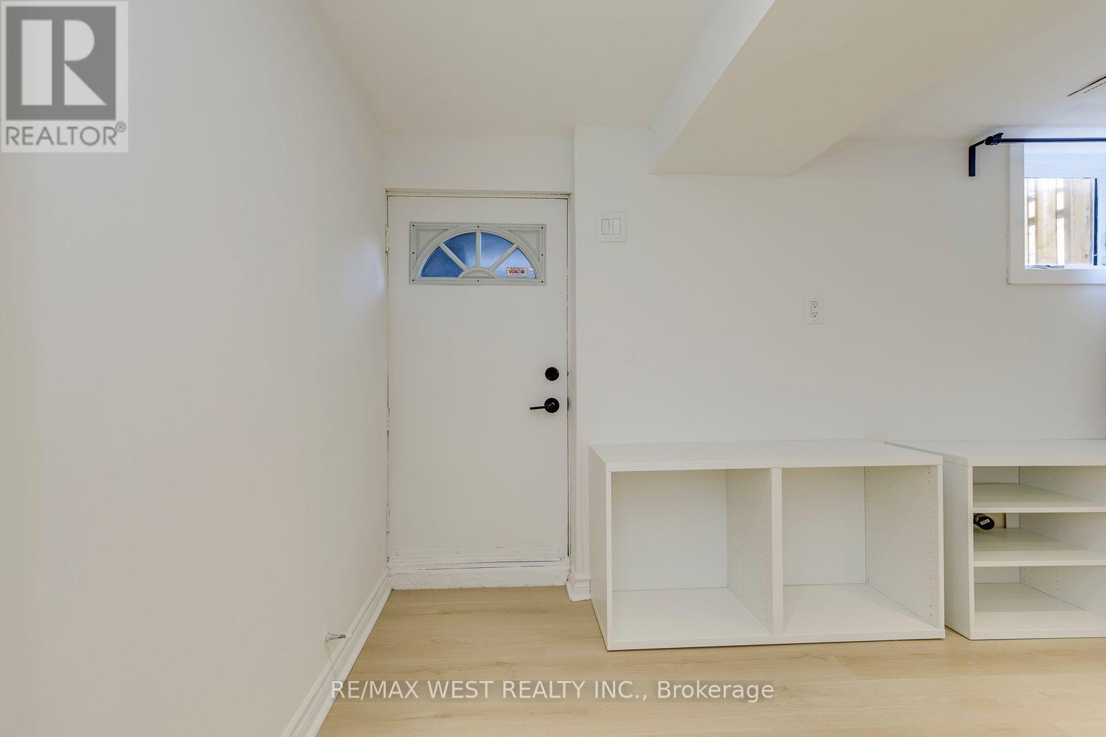 286 GILBERT AVENUE - Image 34