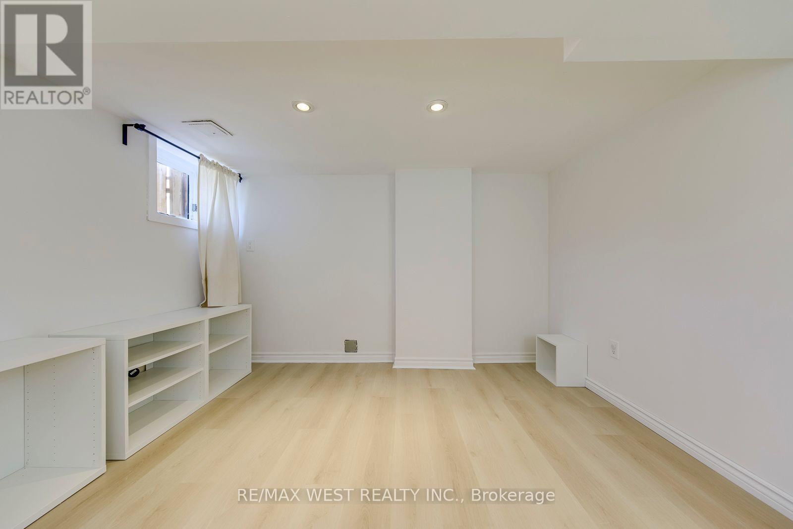 286 GILBERT AVENUE - Image 35