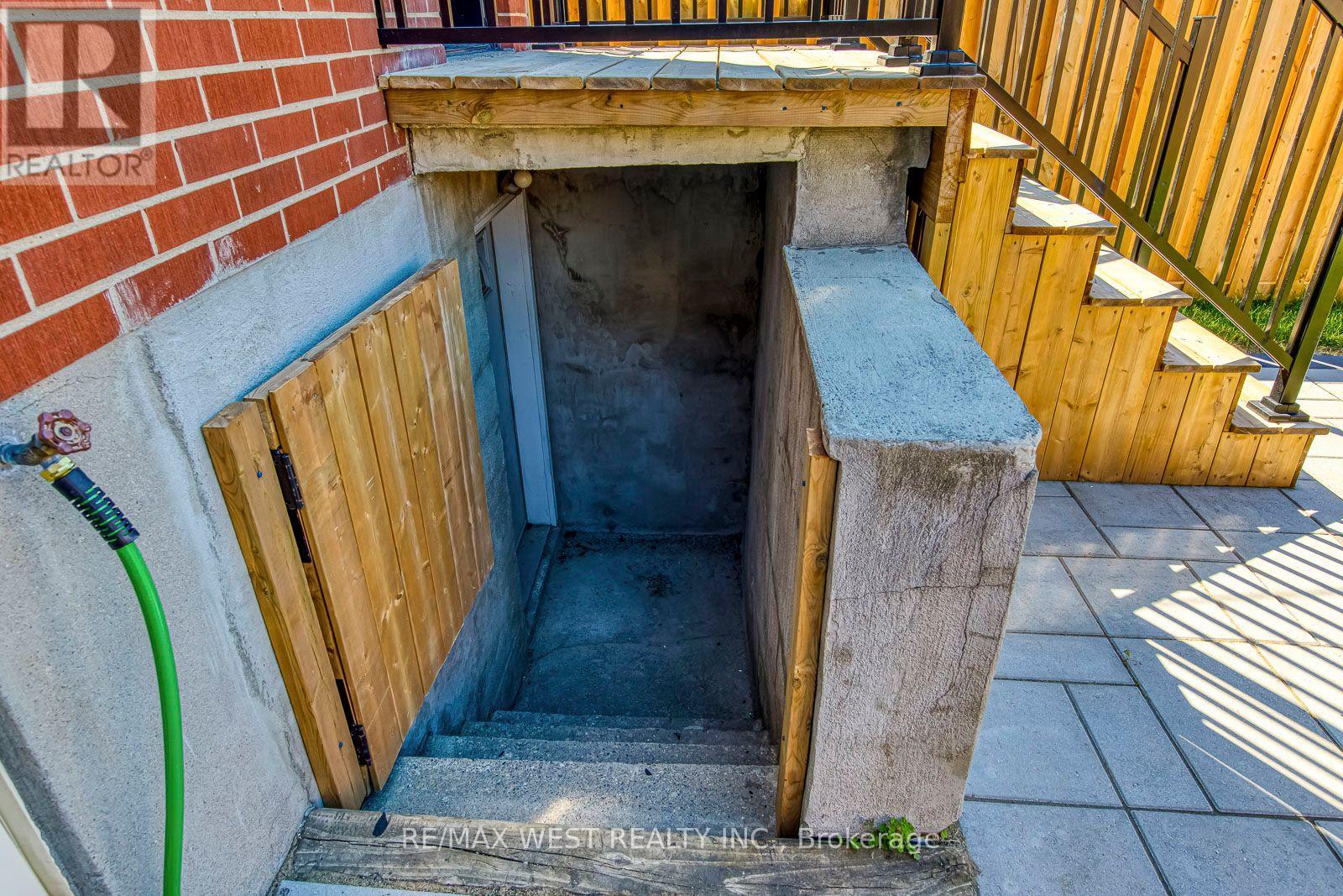 286 GILBERT AVENUE - 42