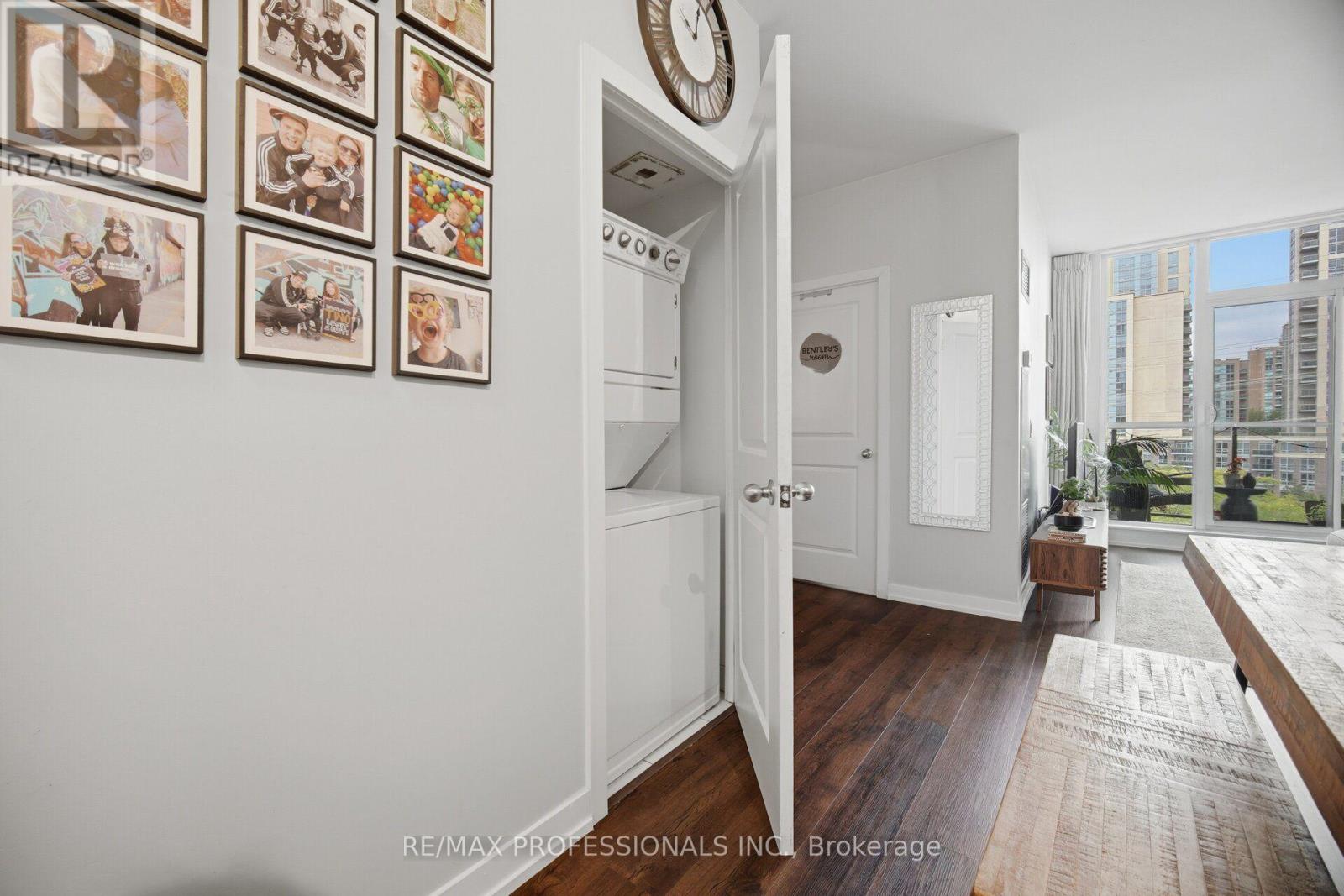 #616 8 FIELDWAY ROAD - 15