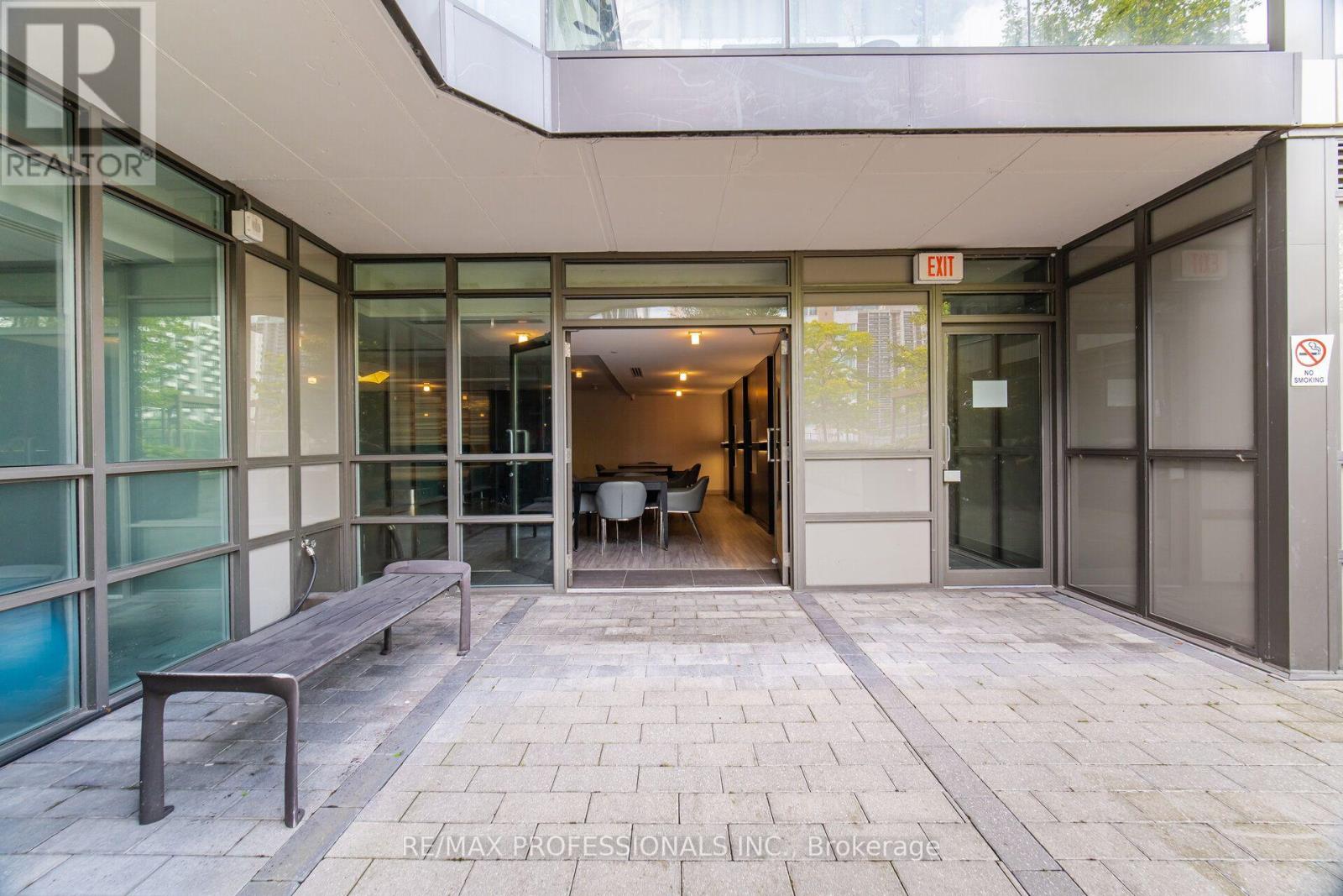 #616 8 FIELDWAY ROAD - 27