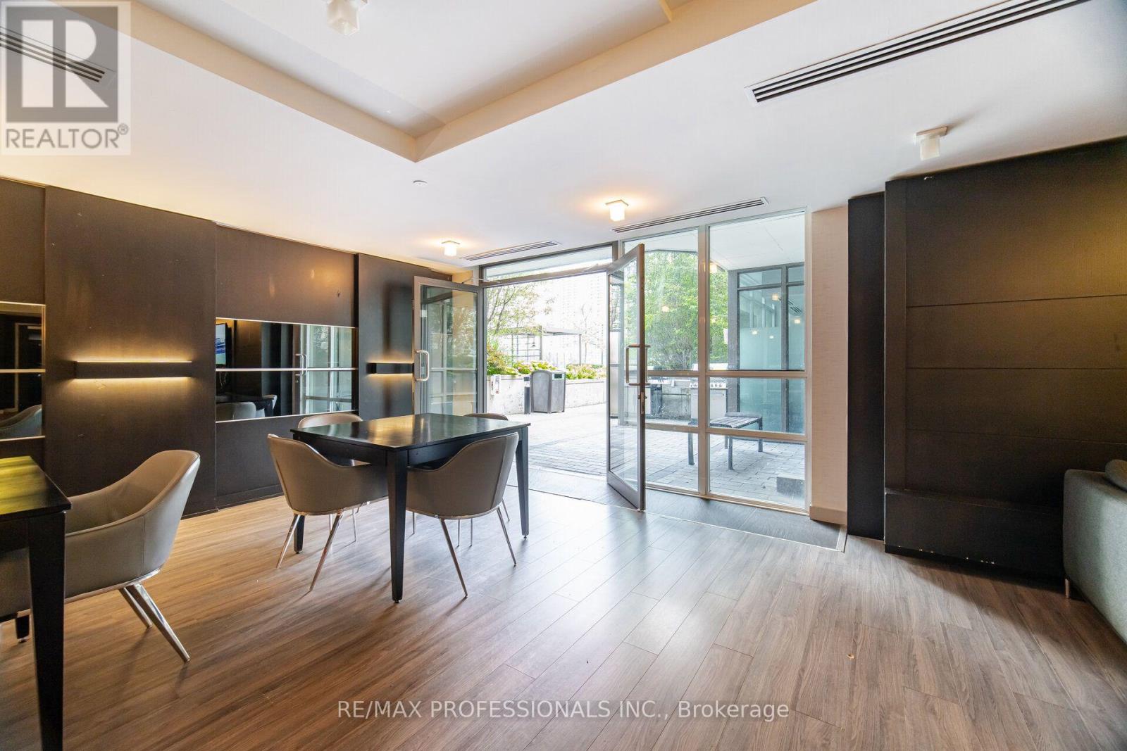 #616 8 FIELDWAY ROAD - 28