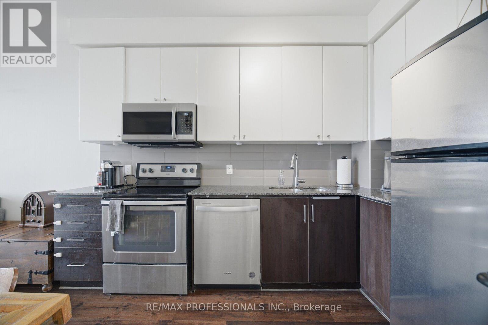 #616 8 FIELDWAY ROAD - 8