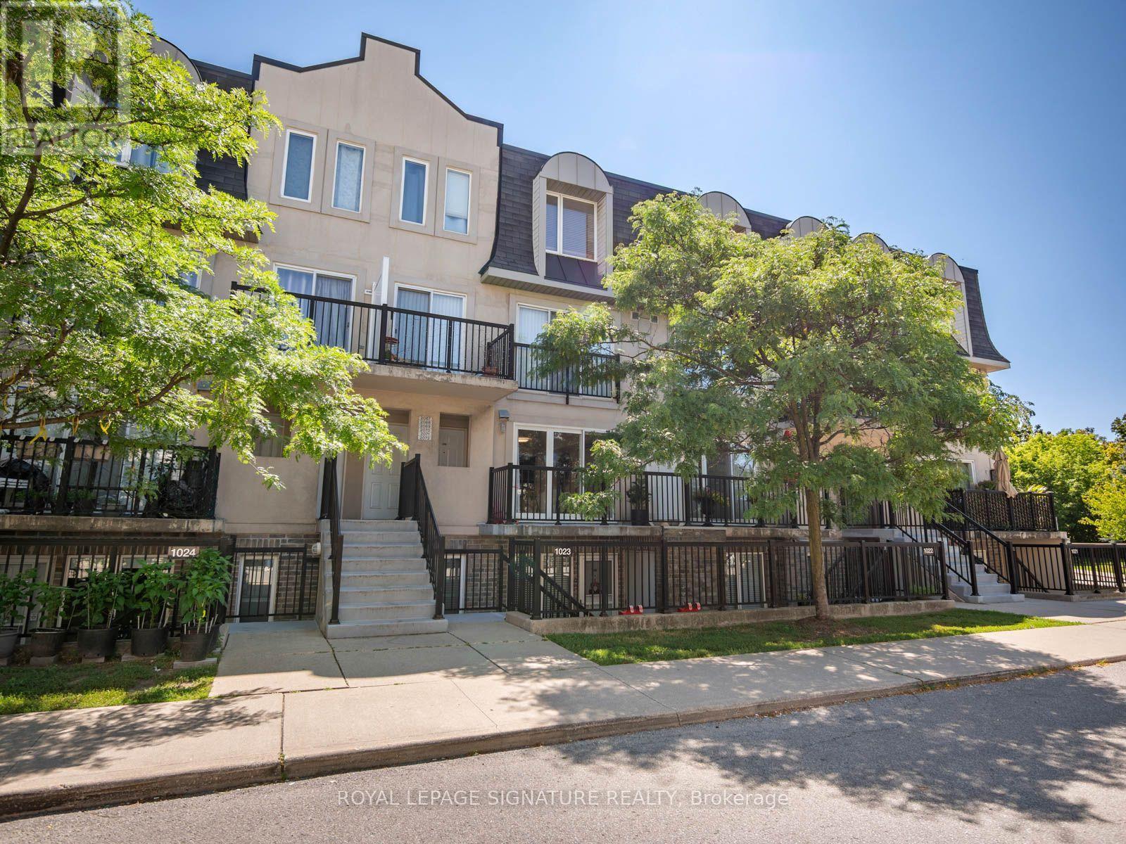 #2067 65 GEORGE APPLETON WAY - 2