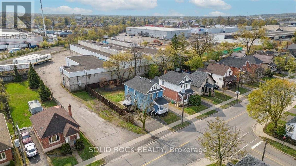 513 ROMAINE STREET - 36