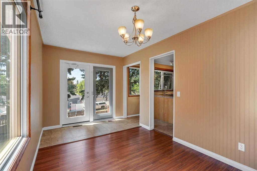 335 Queensland Drive SE - 7