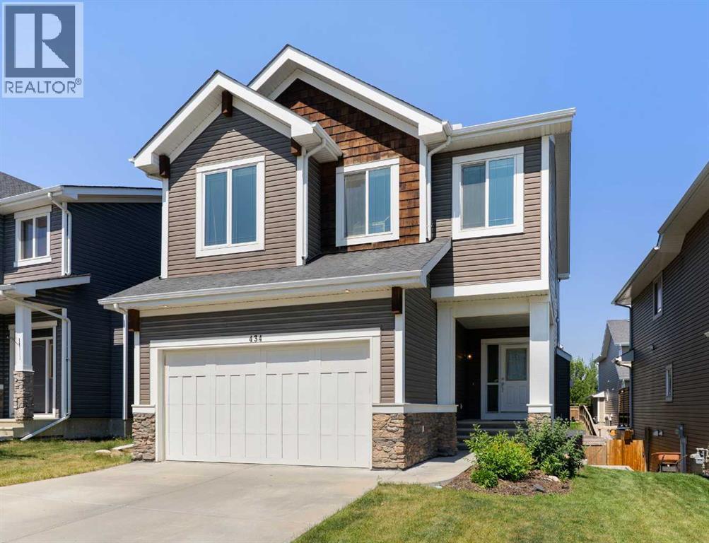 434 River Heights Drive, River Heights, Cochrane photo 1