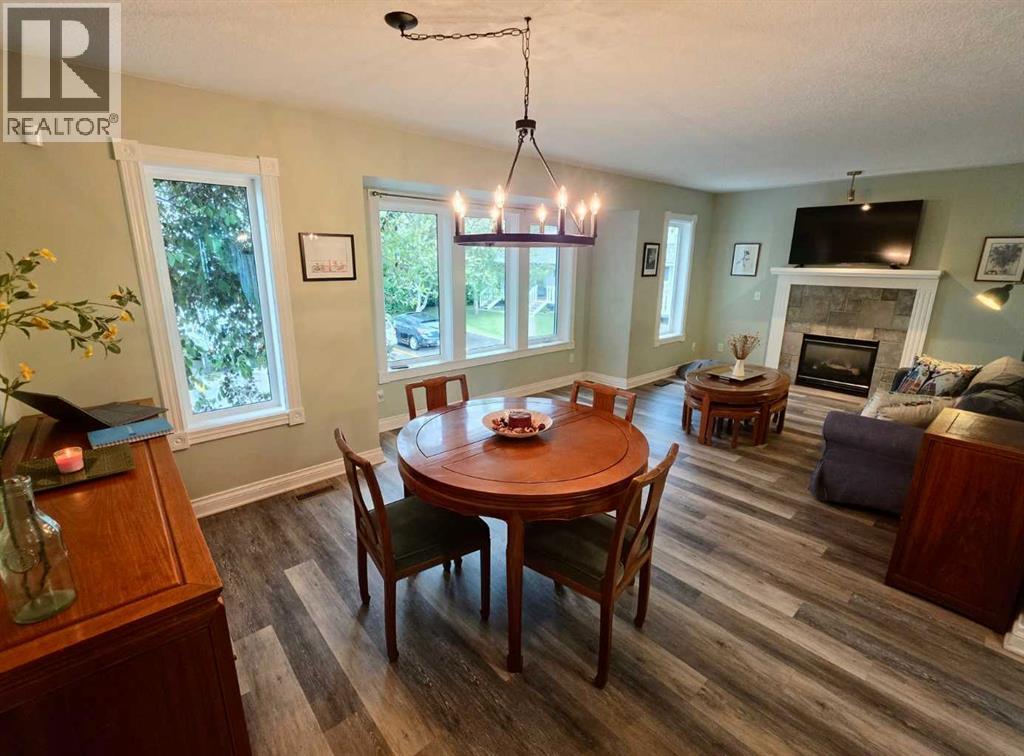 672 Killarney Glen Court SW - 1