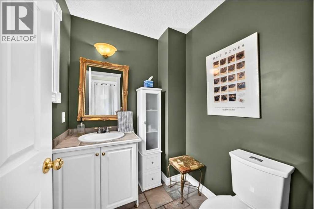 672 Killarney Glen Court SW - 22