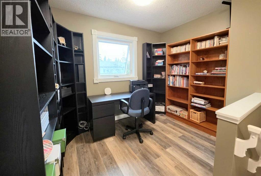 672 Killarney Glen Court SW - 25