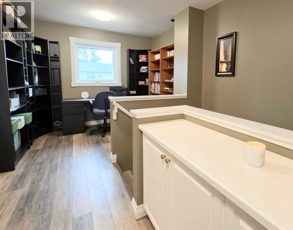 672 Killarney Glen Court SW - 26