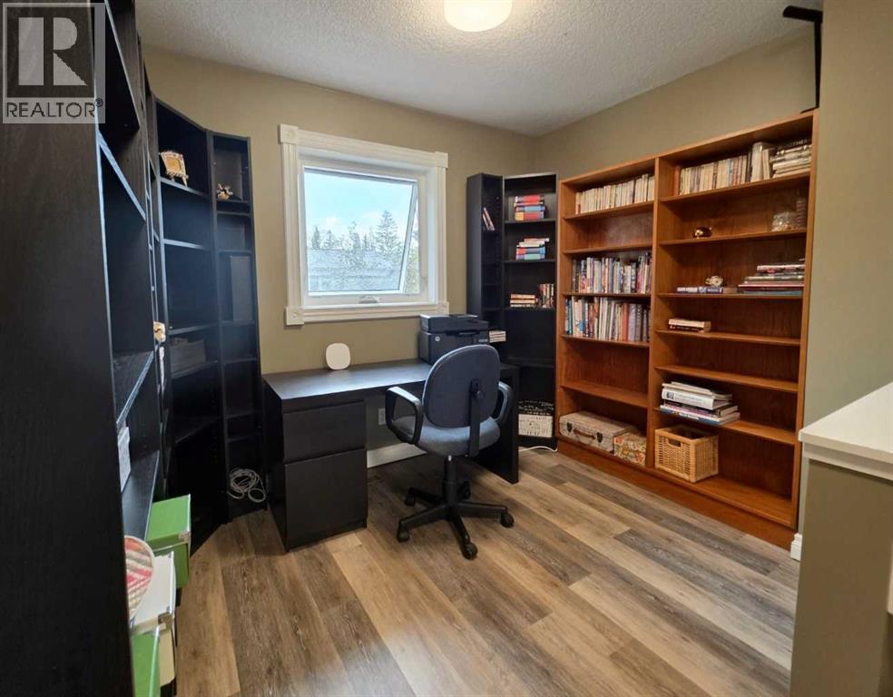 672 Killarney Glen Court SW - 27