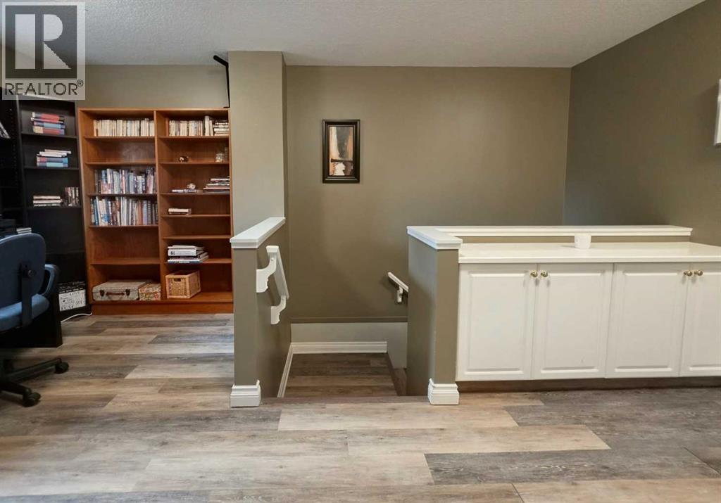 672 Killarney Glen Court SW - 28