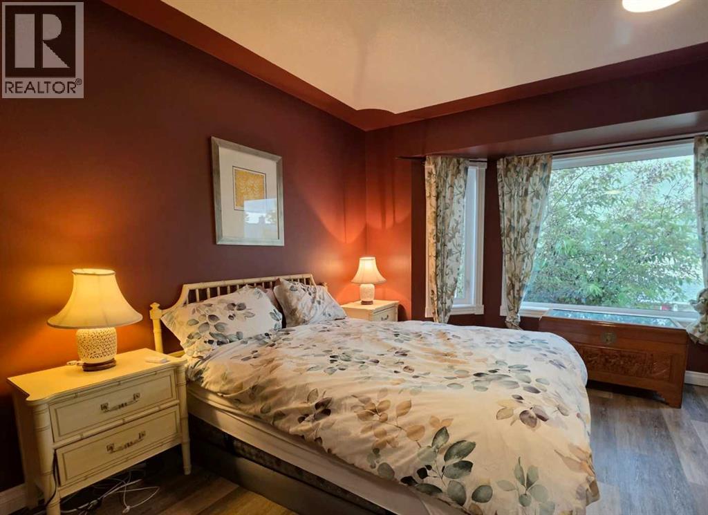672 Killarney Glen Court SW - 29