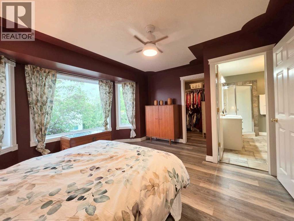 672 Killarney Glen Court SW - 31