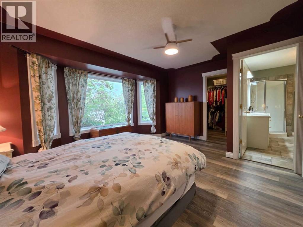 672 Killarney Glen Court SW - 33