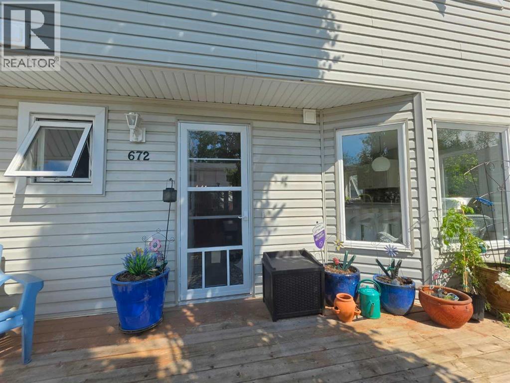 672 Killarney Glen Court SW - 41