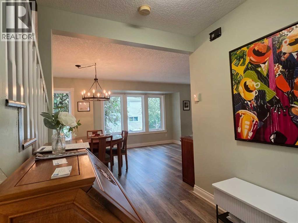 672 Killarney Glen Court SW - 9
