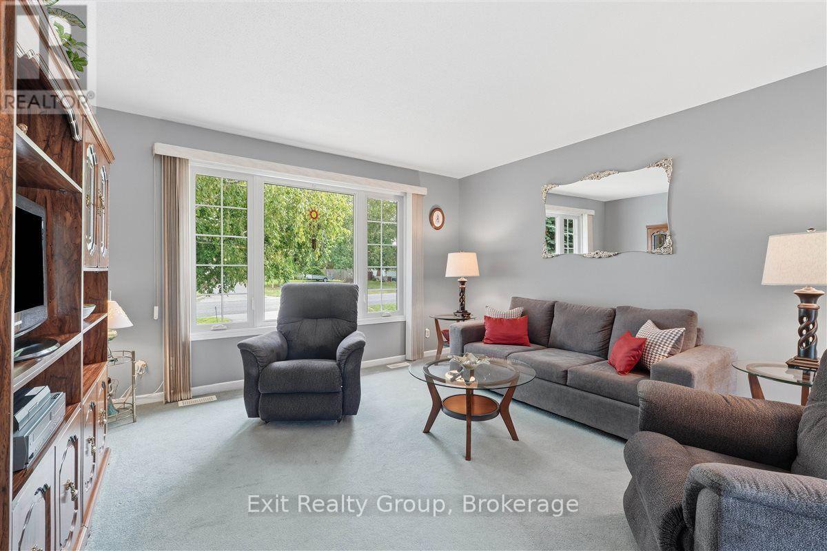 197 CHATTERTON VALLEY CRESCENT - Image 10