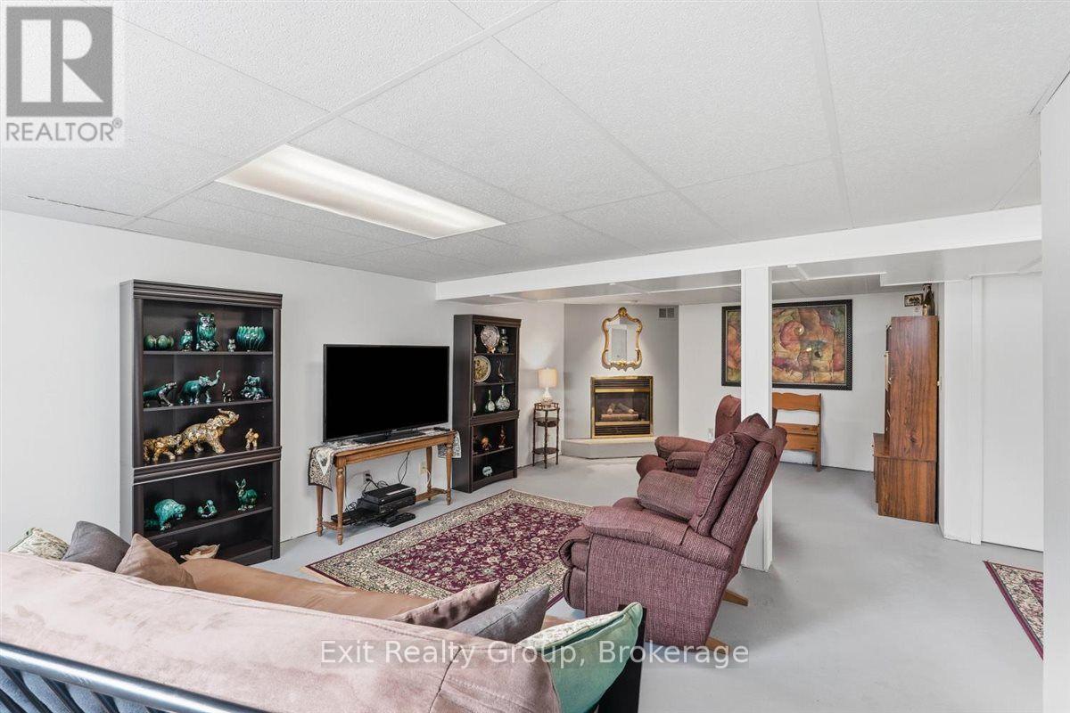 197 CHATTERTON VALLEY CRESCENT - Image 23