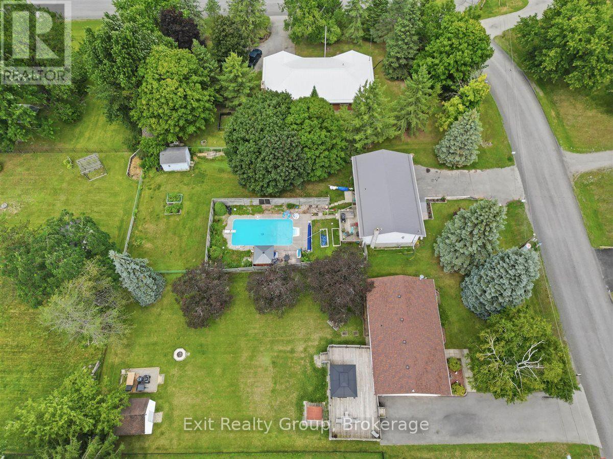 197 CHATTERTON VALLEY CRESCENT - 36