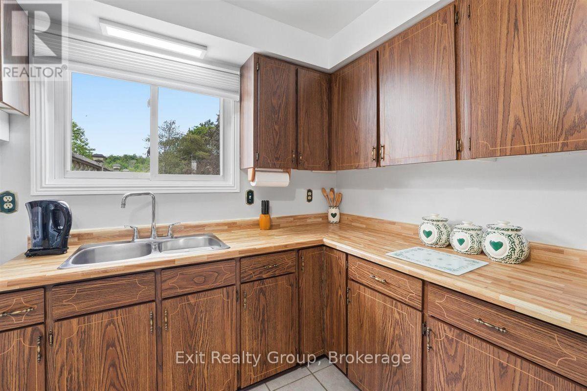 197 CHATTERTON VALLEY CRESCENT - Image 4