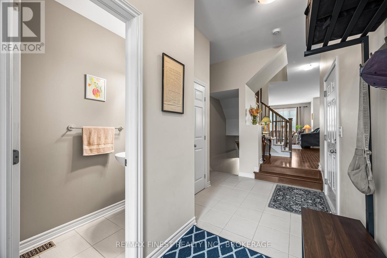 875 RIVERVIEW WAY - Image 3