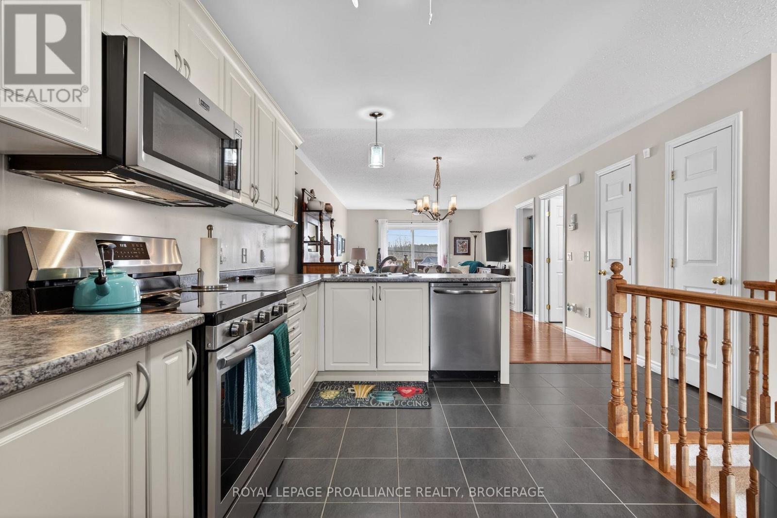 146 BRITANNIA CRESCENT - 12