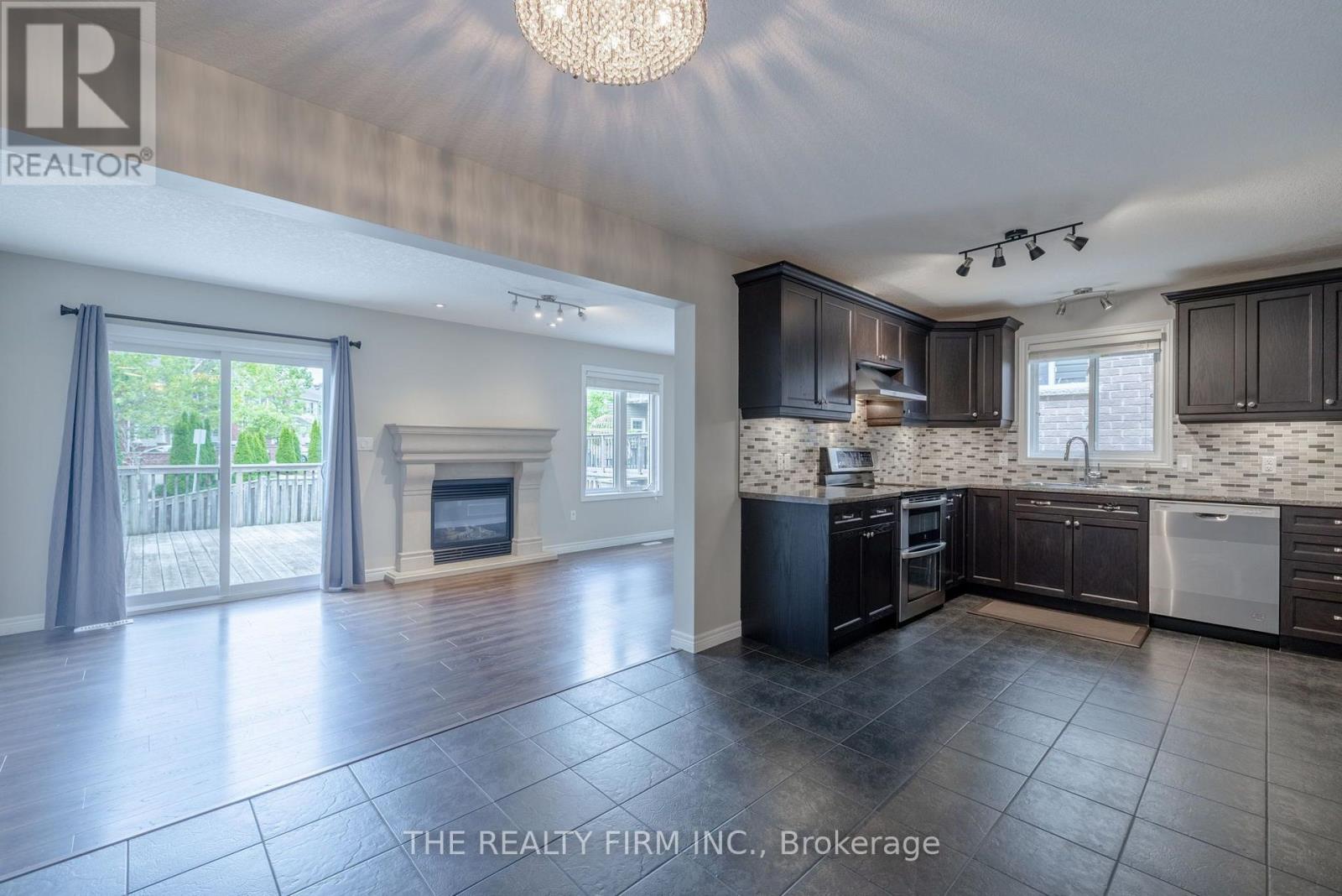 1167 WHETHERFIELD STREET - 6