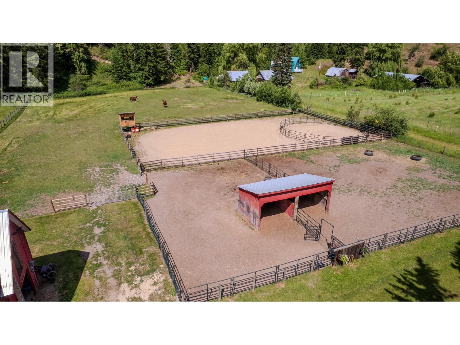  796 Salmon River Road, Salmon Arm