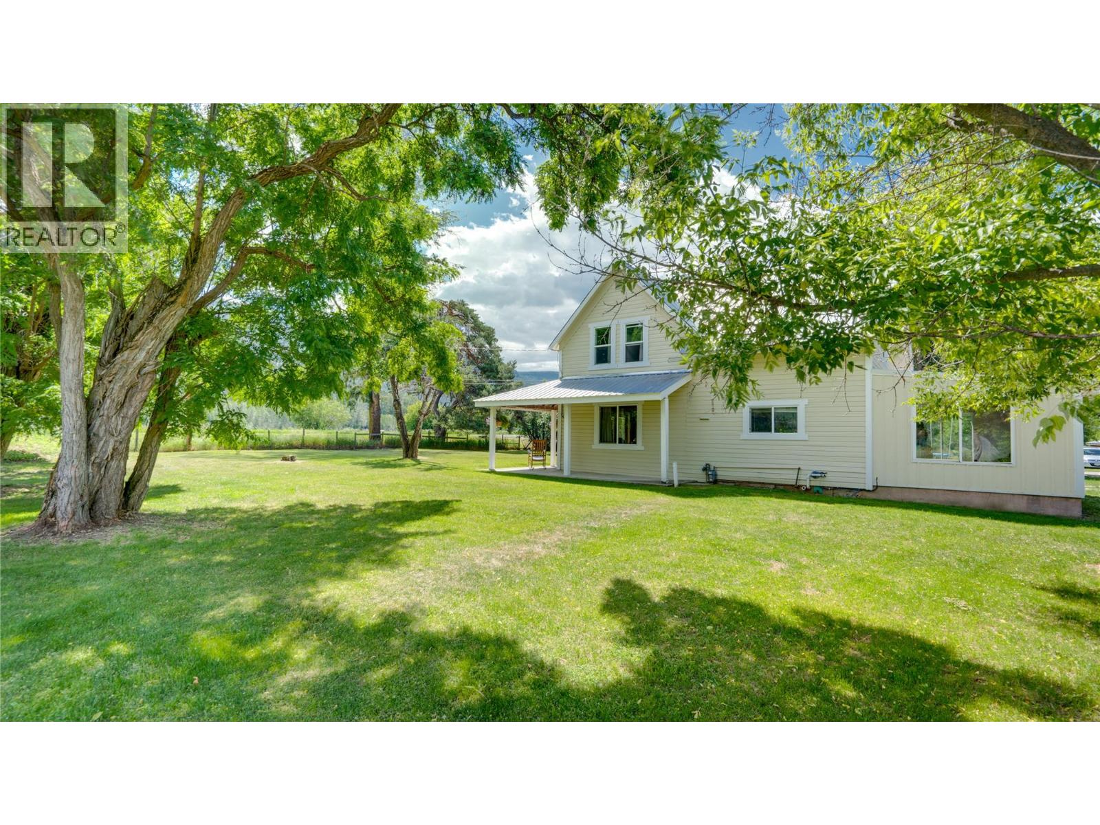  796 Salmon River Road, Salmon Arm