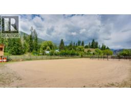 Primary Bedroom - 796 Salmon River Road, Salmon Arm, BC V1E3E9 Photo 7