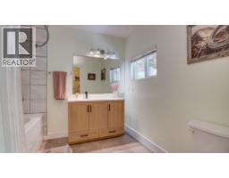 796 Salmon River Road, Salmon Arm, BC V1E3E9 Photo 35