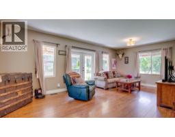 796 Salmon River Road, Salmon Arm, BC V1E3E9 Photo 18