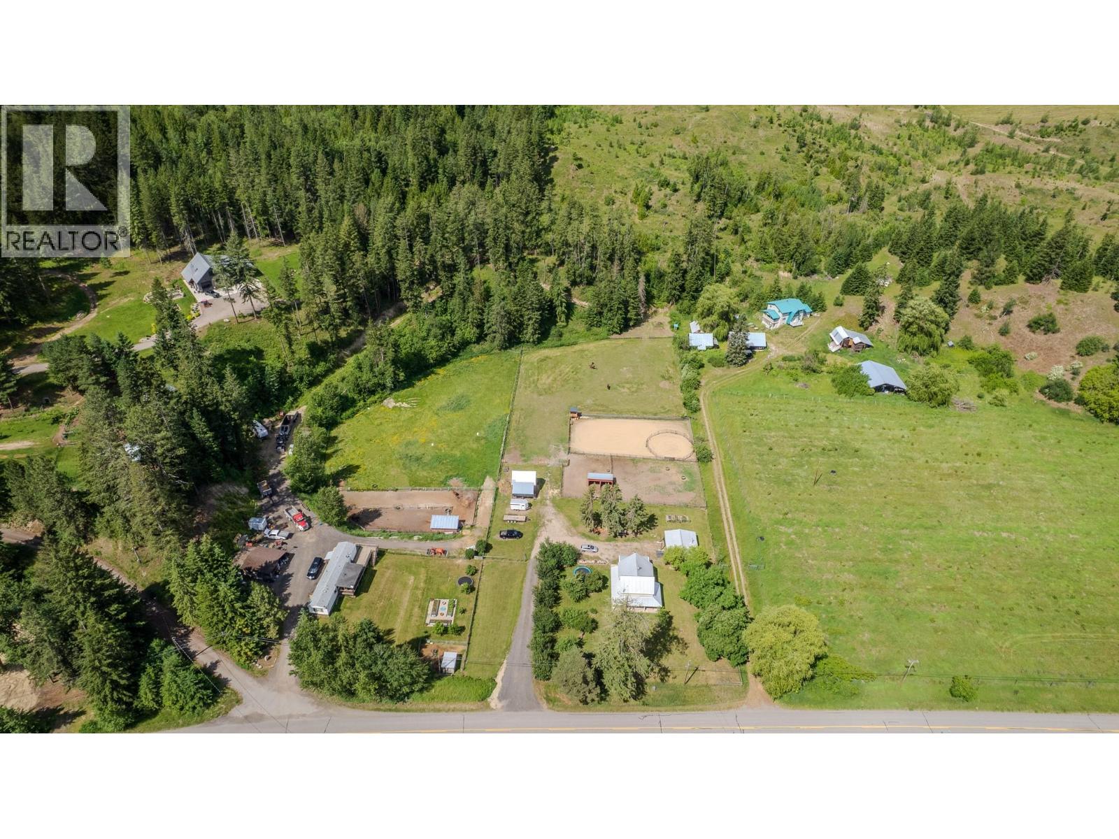  796 Salmon River Road, Salmon Arm