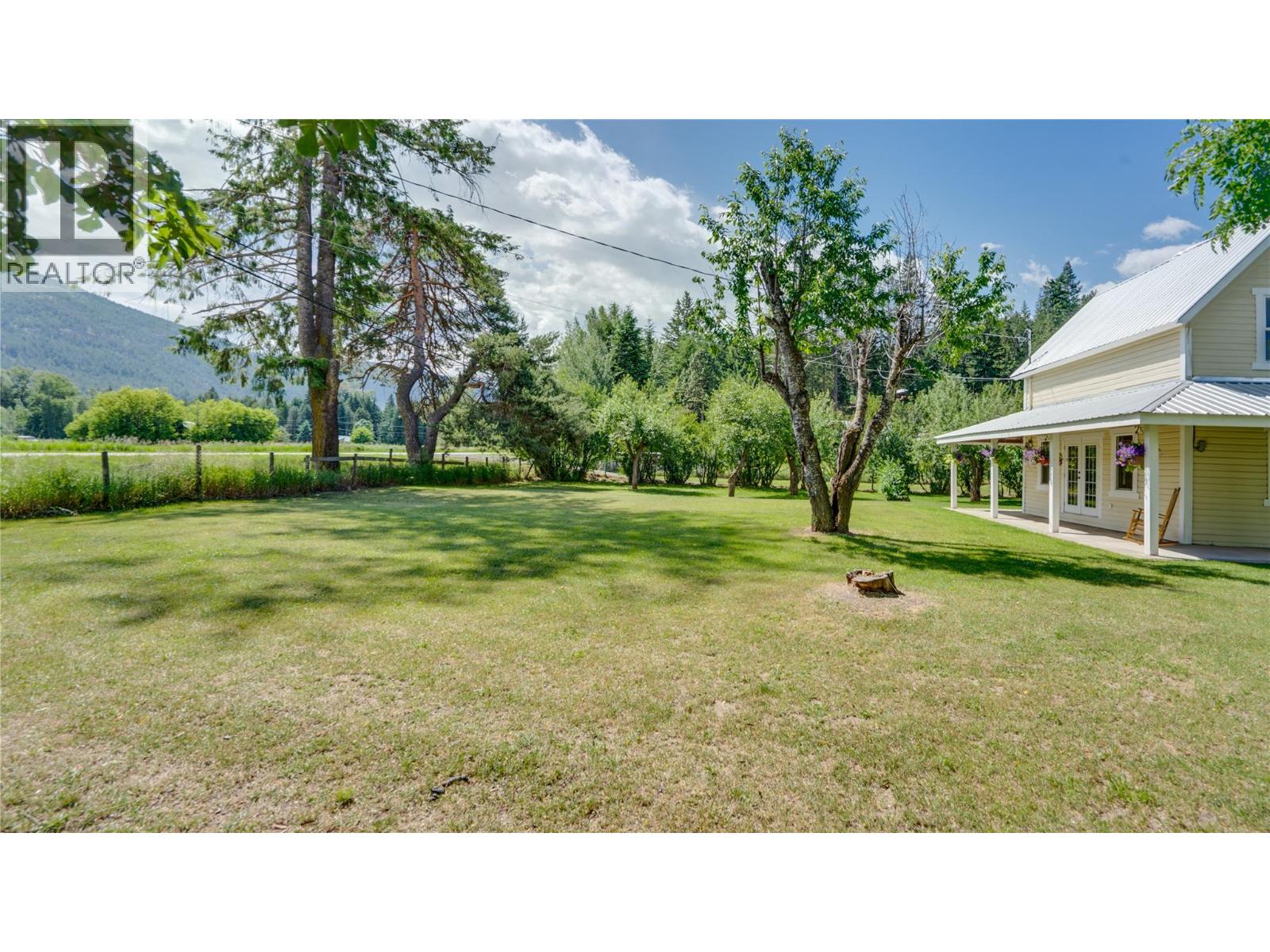  796 Salmon River Road, Salmon Arm