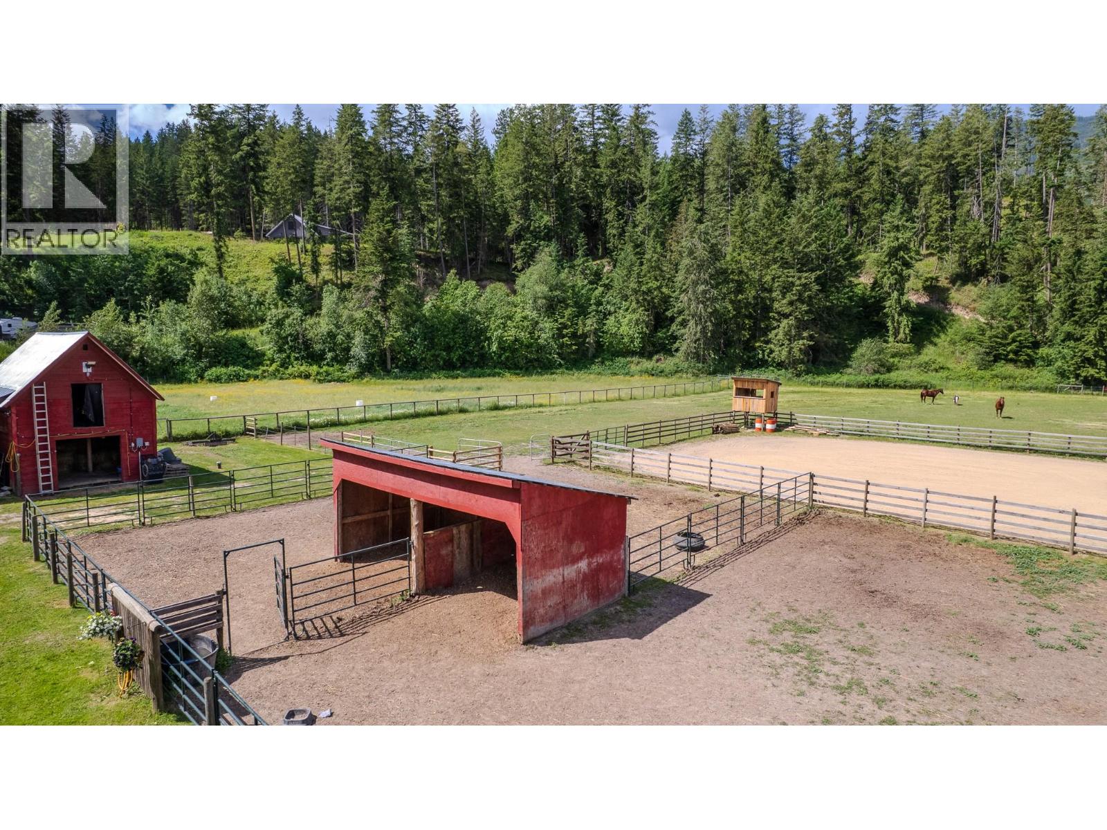  796 Salmon River Road, Salmon Arm