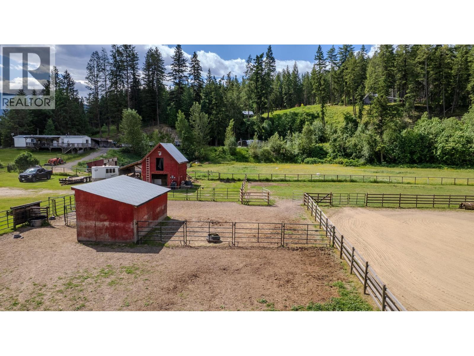  796 Salmon River Road, Salmon Arm