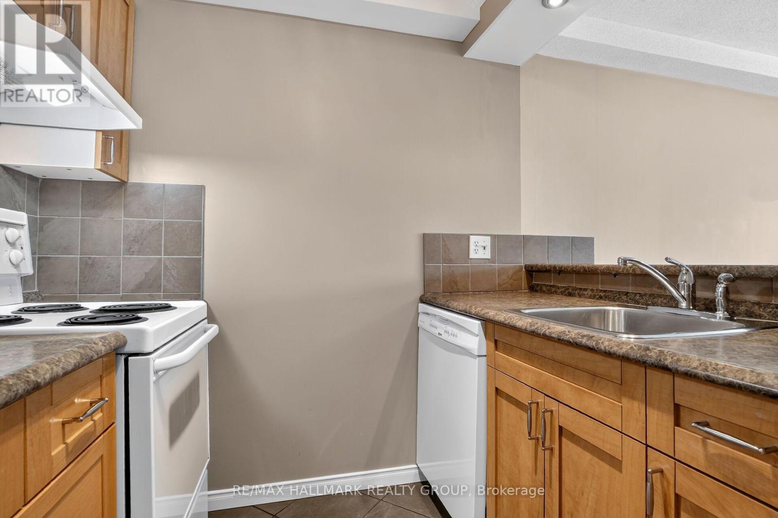 #306 6470 BILBERRY DRIVE - 20