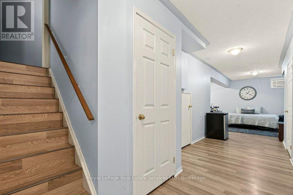 2054 WESTMOUNT DRIVE - Image 24