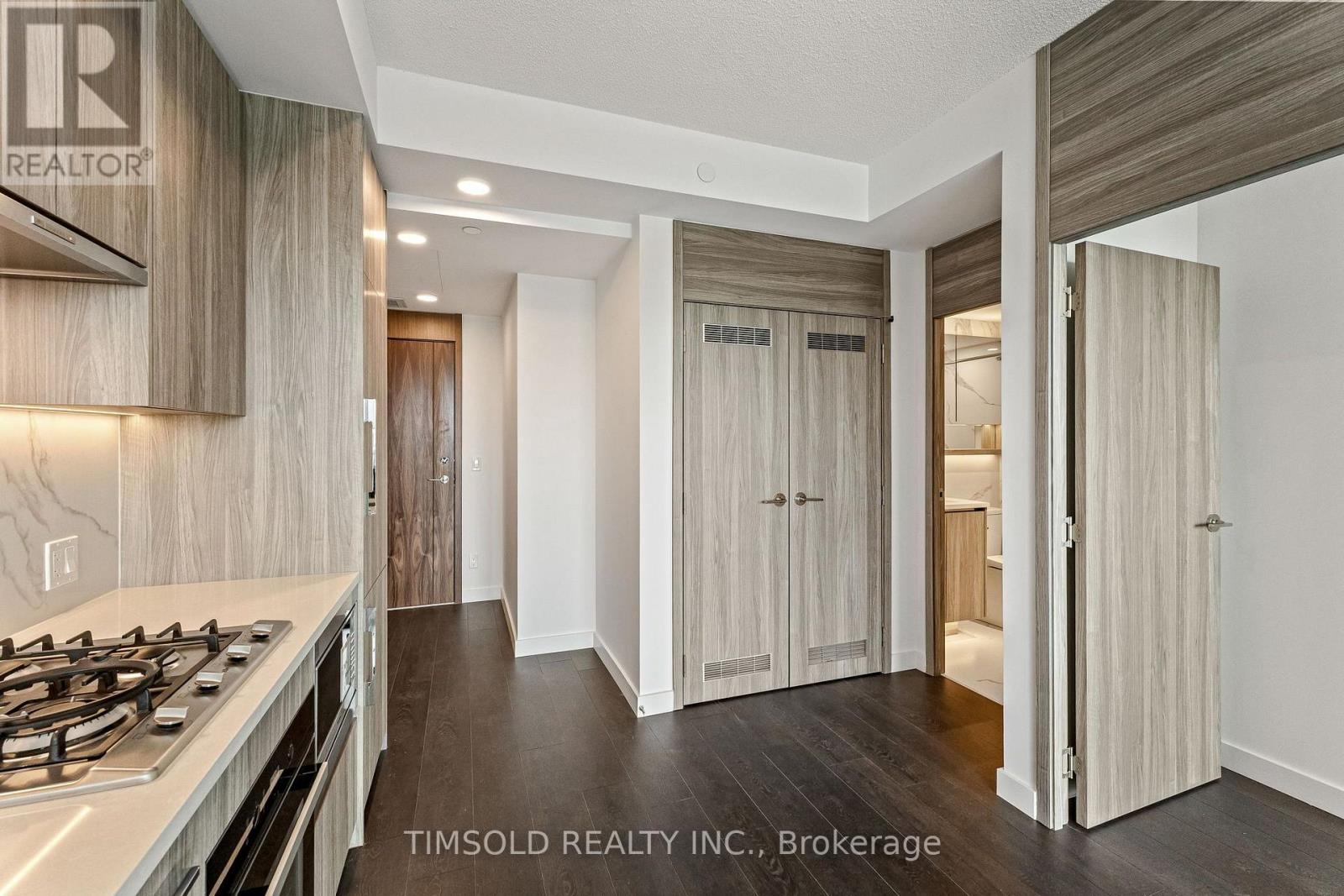 #1609 18 ESTHER SHINER BOULEVARD - Image 8