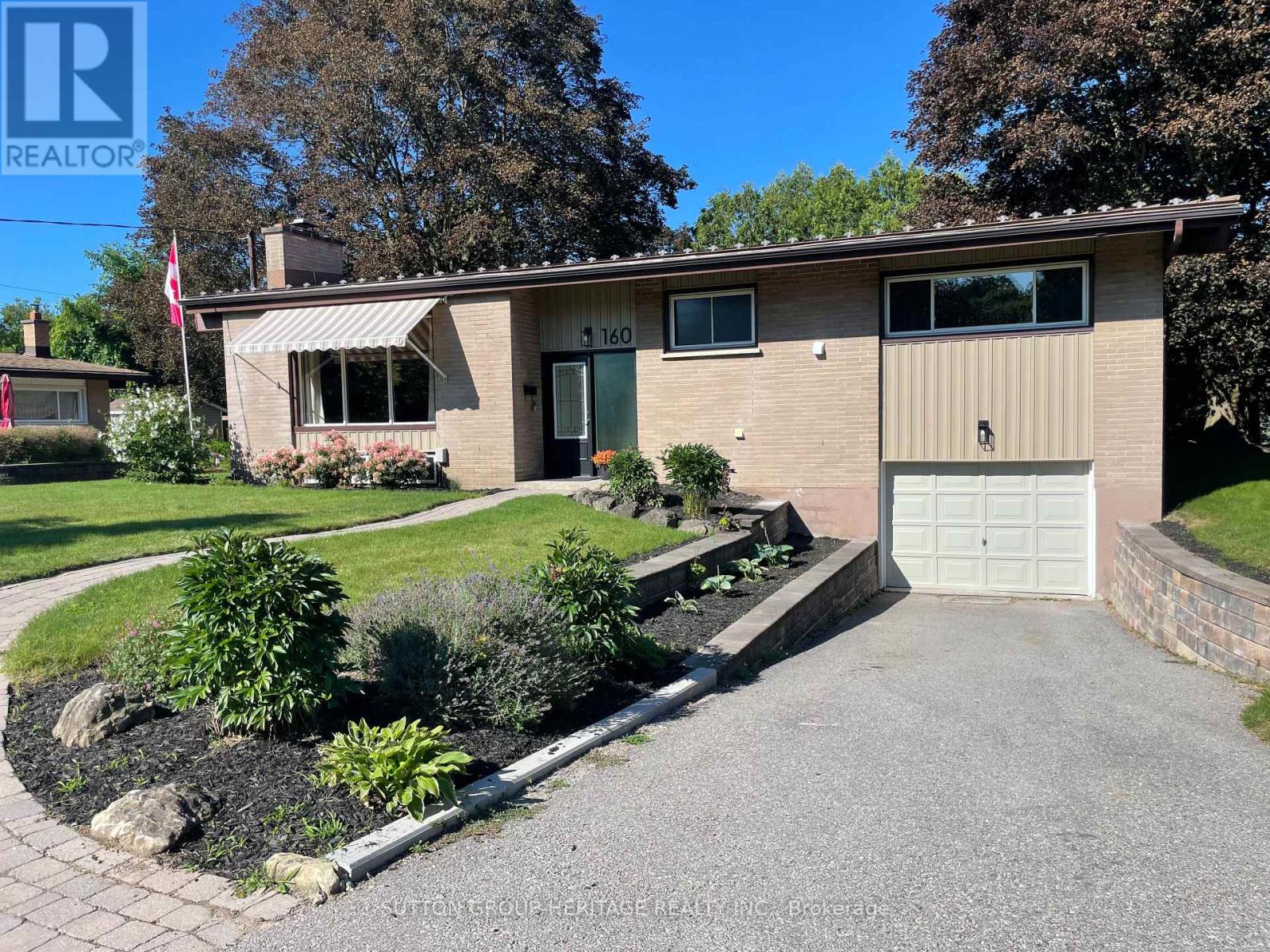 160 LAUREL COURT - 1