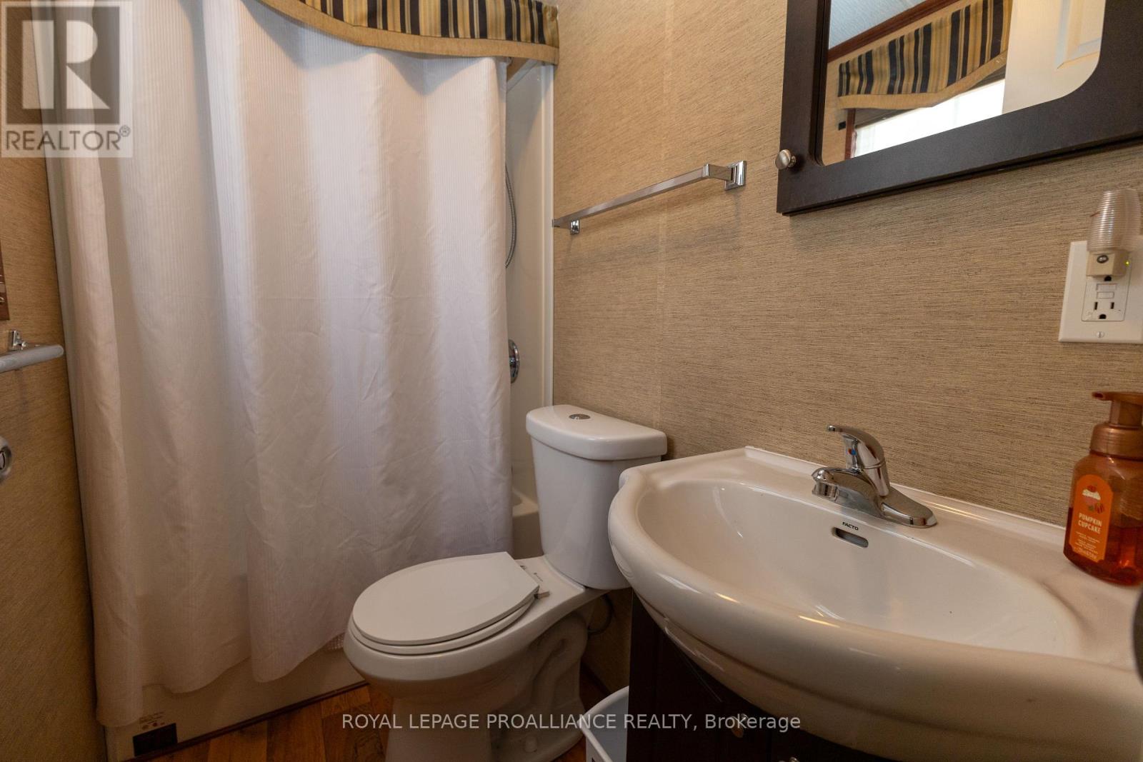 486 COUNTY ROAD 18- 104 CHERRY BEACH LANE - 22